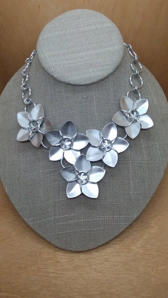 Brush Silver Scale Multi Flower Necklace